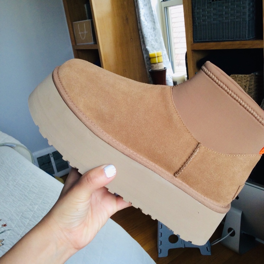 UGG mini dipper boots